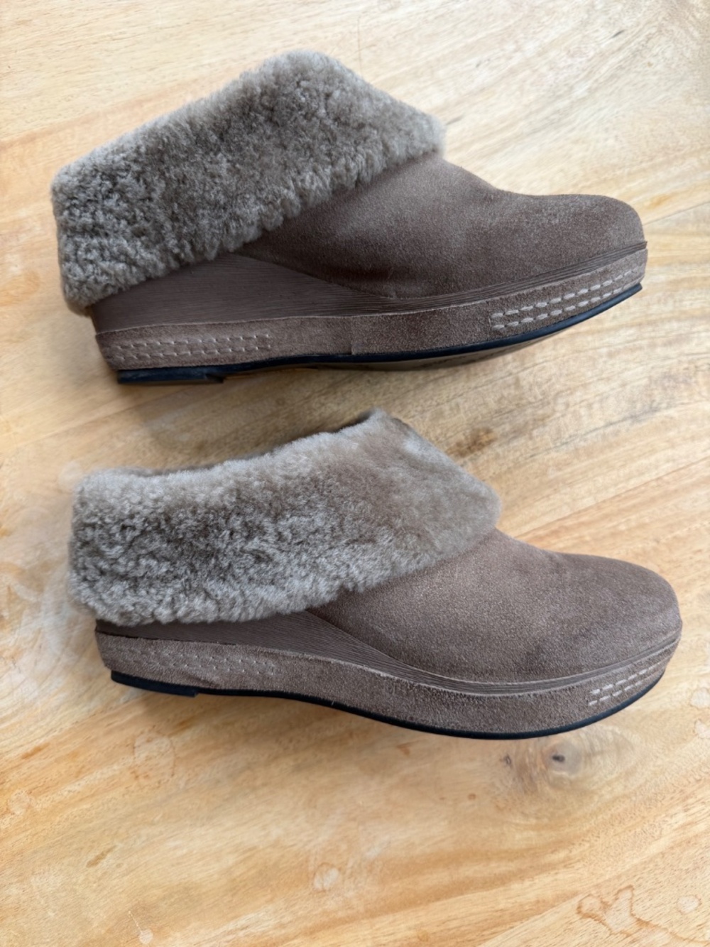 Antelope Clog - Picture 3 of 8